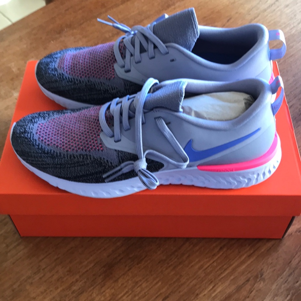 NIB Women’s Nike Odyssey React 2 Flyknit